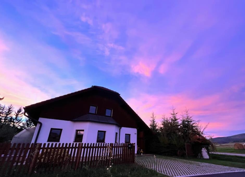 "Stone'S Throw" Krumlov 5 Min By Car, Lipno 15 Min By Car, 2 Bdrooms,Playroom Kájov Εξωτερικό φωτογραφία