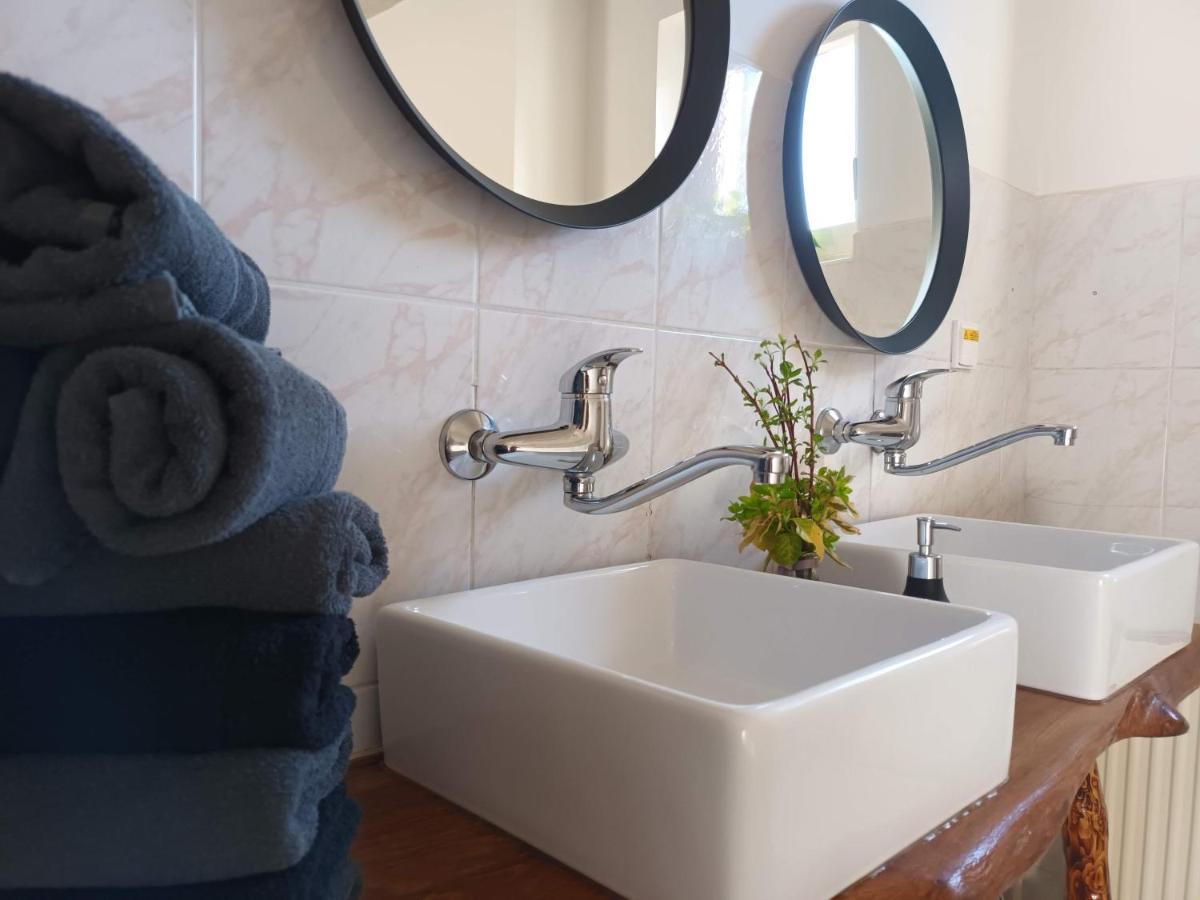 "Stone'S Throw" Krumlov 5 Min By Car, Lipno 15 Min By Car, 2 Bdrooms,Playroom Kájov Εξωτερικό φωτογραφία